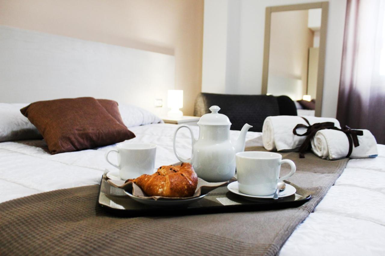 Hotel Cesirja Casavatore 外观 照片